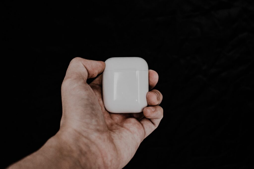 hoding airpods case